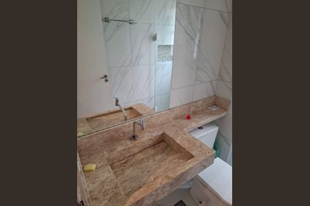 Banheiro de apartamento para alugar com 2 quartos, 59m² em Cemucam, Cotia