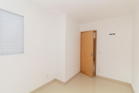 Quarto 1 de apartamento para alugar com 2 quartos, 45m² em Vila Carmosina, São Paulo