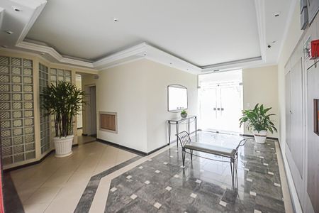 Apartamento à venda com 82m², 2 quartos e 1 vaga Apartamento à venda com 82m², 2 quartos e 1 vagaHall de entrada