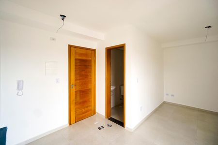 Sala e cozinha de apartamento à venda com 1 quarto, 30m² em Vila Carrão, São Paulo