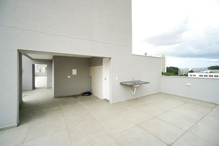 Apartamento à venda com 31m², 1 quarto e sem vaga Apartamento à venda com 31m², 1 quarto e sem vagaTerraço