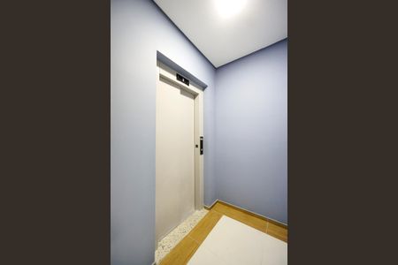 Apartamento à venda com 31m², 1 quarto e sem vaga Apartamento à venda com 31m², 1 quarto e sem vagaHall do elevador