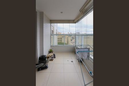 Apartamento à venda com 105m², 3 quartos e 2 vagassacada