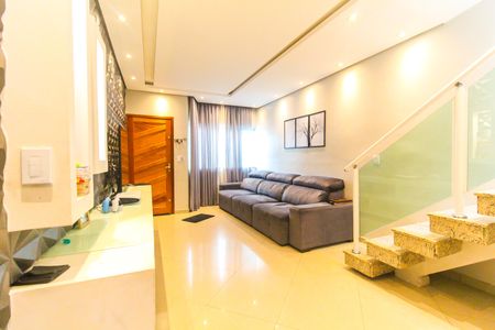 Casa para alugar com 160m², 3 quartos e 2 vagasSala