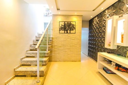 Casa para alugar com 160m², 3 quartos e 2 vagasSala