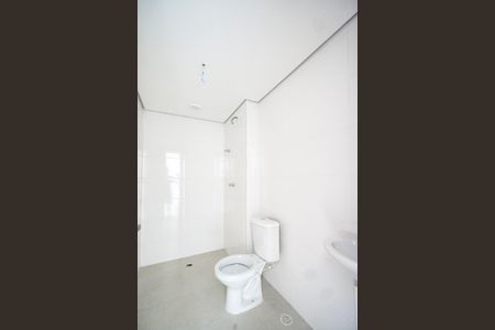 Banheiro  de apartamento à venda com 1 quarto, 30m² em Vila Carrão, São Paulo