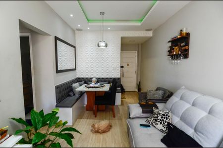 Apartamento à venda com 95m², 3 quartos e 1 vaga Apartamento à venda com 95m², 3 quartos e 1 vagaSala