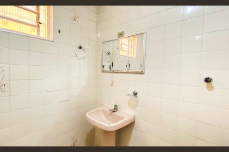 Casa à venda com 150m², 2 quartos e 2 vagasBanheiro