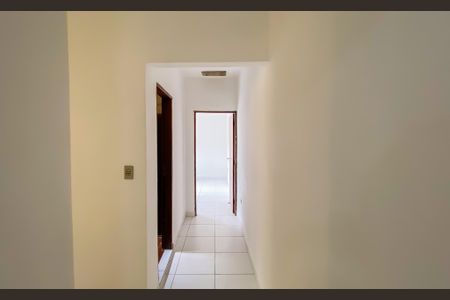 Casa à venda com 150m², 2 quartos e 2 vagasCorredor