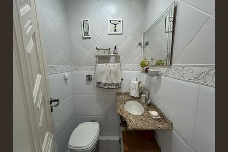 Casa para alugar com 300m², 3 quartos e 2 vagasLavabo