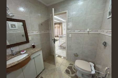 Casa para alugar com 300m², 3 quartos e 2 vagasBanheiro Social