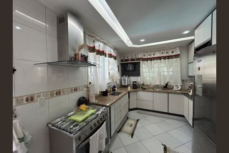 Casa para alugar com 300m², 3 quartos e 2 vagasCozinha