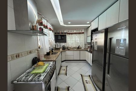 Casa para alugar com 300m², 3 quartos e 2 vagasCozinha