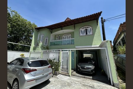 Casa para alugar com 300m², 3 quartos e 2 vagasFachada