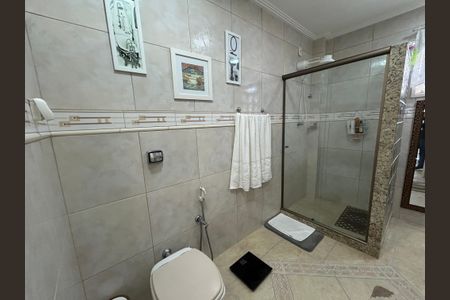 Casa para alugar com 300m², 3 quartos e 2 vagasBanheiro Social