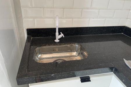 Cozinha de casa para alugar com 1 quarto, 55m² em Vila São Luis, Duque de Caxias