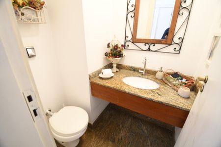 Apartamento à venda com 180m², 4 quartos e 2 vagasLavabo