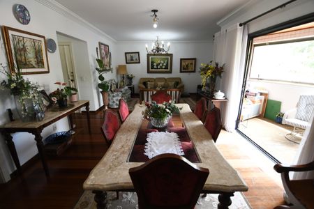 Sala de apartamento à venda com 4 quartos, 180m² em Cambuí, Campinas