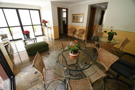 Apartamento à venda com 180m², 4 quartos e 2 vagasÁrea comum - Salão de festas