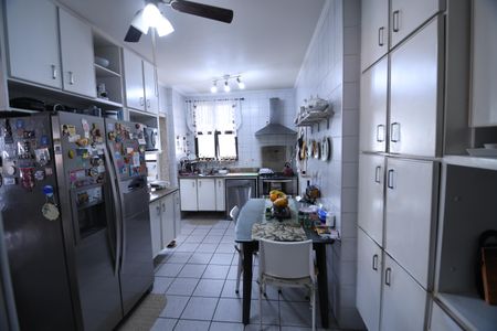 Apartamento à venda com 180m², 4 quartos e 2 vagasCozinha