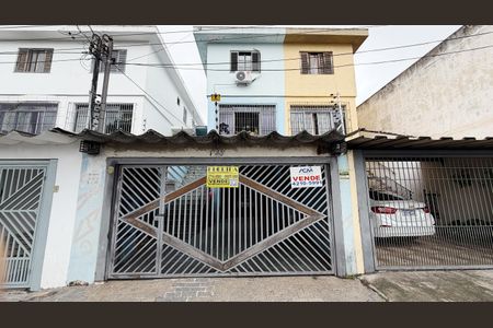 Casa à venda com 165m², 3 quartos e 2 vagasFachada 1