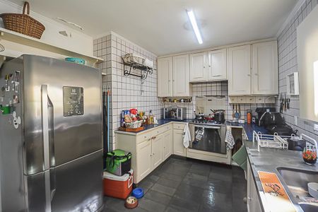 Casa à venda com 272m², 3 quartos e 4 vagasCozinha