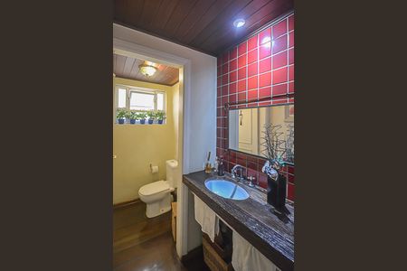 Casa à venda com 272m², 3 quartos e 4 vagasLavabo