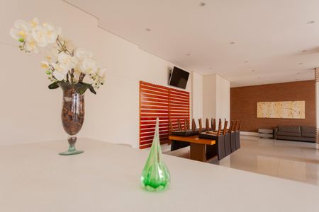 Apartamento para alugar com 66m², 2 quartos e 1 vagaÁrea comum - Salão de festas