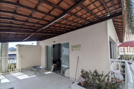 Apartamento para alugar com 55m², 2 quartos e sem vagaÁrea comum - Salão de festas