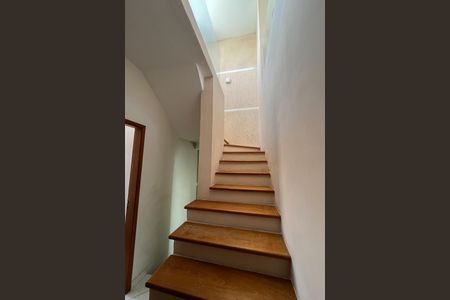 Apartamento à venda com 210m², 3 quartos e 2 vagasEscadas