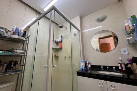 Apartamento à venda com 210m², 3 quartos e 2 vagasBanheiro
