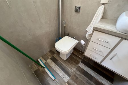 Apartamento à venda com 210m², 3 quartos e 2 vagasBanheiro 3