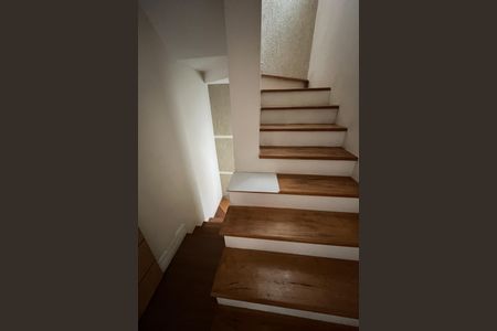 Apartamento à venda com 210m², 3 quartos e 2 vagasEscadas