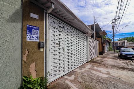 Casa à venda com 161m², 3 quartos e 4 vagasFachada - Plaquinha