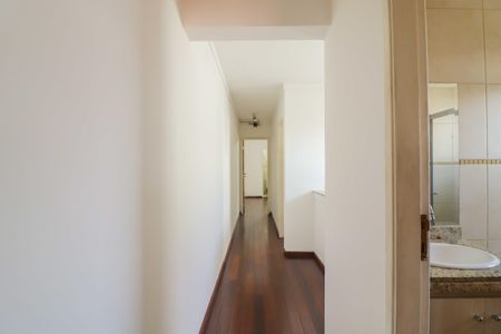 Casa à venda com 161m², 3 quartos e 4 vagasCorredor