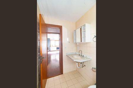 Banheiro  de apartamento para alugar com 1 quarto, 48m² em Floresta, Porto Alegre