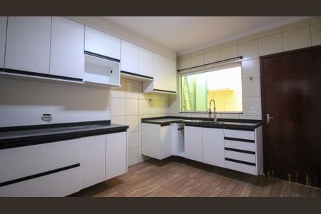 Casa à venda com 120m², 3 quartos e 2 vagasCozinha