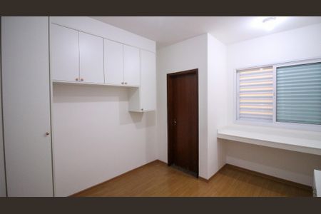 Casa à venda com 120m², 3 quartos e 2 vagasSuíte 1