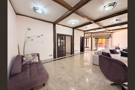 Casa de condomínio para alugar com 717m², 5 quartos e 6 vagas