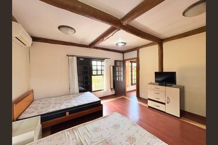 Casa de condomínio para alugar com 717m², 5 quartos e 6 vagas