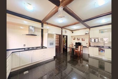 Casa de condomínio para alugar com 717m², 5 quartos e 6 vagas