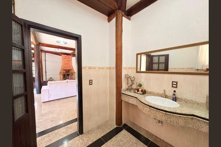 Casa de condomínio para alugar com 717m², 5 quartos e 6 vagas