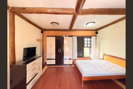 Casa de condomínio para alugar com 717m², 5 quartos e 6 vagas