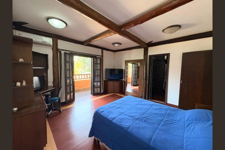 Casa de condomínio para alugar com 717m², 5 quartos e 6 vagas