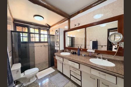 Casa de condomínio para alugar com 717m², 5 quartos e 6 vagas