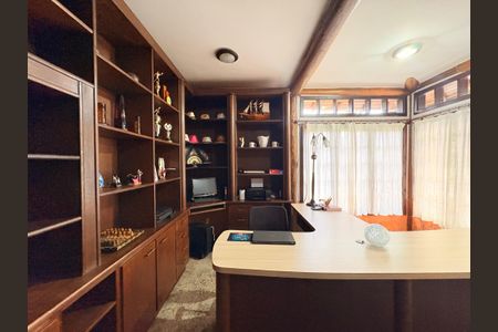 Casa de condomínio para alugar com 717m², 5 quartos e 6 vagas