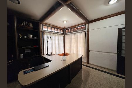 Casa de condomínio para alugar com 717m², 5 quartos e 6 vagas