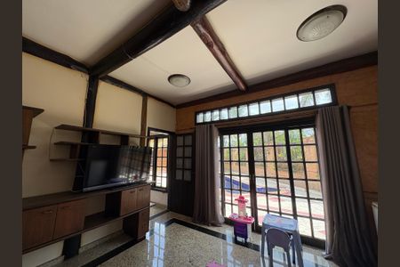 Casa de condomínio para alugar com 717m², 5 quartos e 6 vagas