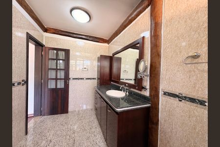 Casa de condomínio para alugar com 717m², 5 quartos e 6 vagas