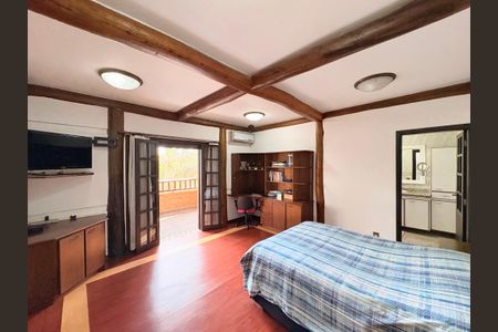 Casa de condomínio para alugar com 717m², 5 quartos e 6 vagas